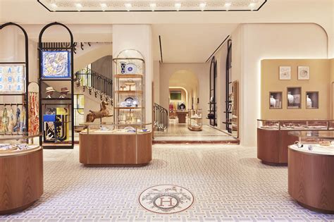 hermes minao montenapoleone|Hermes Stores Milan .